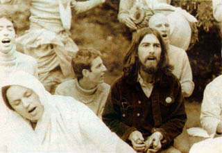 gal/George_Harrison/George Chanting.jpg